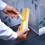 Banda dublu adeziva tesa® 64958, 12mm x 25ml, din spuma PE, buretoasa, pentru fixare, montare, lipire puternica si rezistenta, in interior_aplicatie5