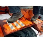 Banda antialunecare tesa®60951, rezistenta, pentru interior sau exterior, culoare galben negru_aplicare 5