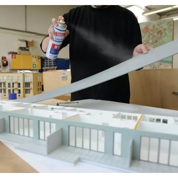 Spray adeziv permanent, 500 ml tesa® Spray Glue Permanent, pentru materiale cu greutate mică spre medie si suprafete mari si usor neregulate