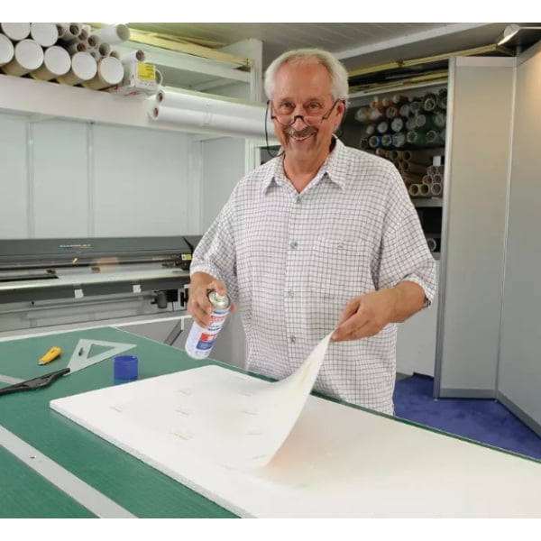 Spray adeziv permanent, 500 ml tesa® Spray Glue Permanent, pentru materiale cu greutate mică spre medie si suprafete mari si usor neregulate