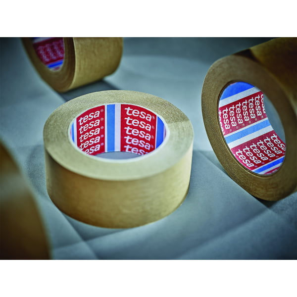 Banda de ambalare tesa® 60408 din hârtie bio, maro, latime 50 de mm, lungime 50 de metri, certificat FSC