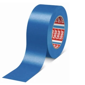 Banda de mascare tesa® 4431 UV, din hartie, albastra, pentru vopsire in exterior