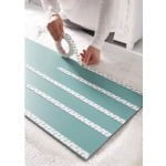 Banda dublu adeziva tesa® Powerbond® OGLINZI , pentru lipirea_montarea oglinzilor sau obiectelor plate in zone umede_aplicatie2_lipire_benzi