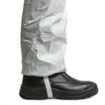 CGMO44500_Combinezon de protectie Coverchem 4M40, polipropilena, alb, antistatic, protectie impotriva contaminarii cu chimicale, microorganisme si particule radioactive_picior