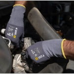 CG1NIST00_Manusi de protectie imersate in spama de nitril, EUROLITE MAX25, aderenta, rezistenta la abraziune, adaptare la forma mainii OEKO-TEX Standard 100_aplicatie3