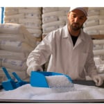 IGX1104BD_Scafa detectabila, Igeax 1104, capacitate 2 litri, maner ergonomic anti-alunecare, pentru colectarea alimentelor solide_aplicatie