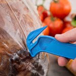 PHC-C11006-4_Cutter detectabil de unica folosinta, pentru taierea ambalajelor DFC364MD, lama din inox, incorporata, in maner, ergonomic, rezistent, industria alimentara, pharma_a1