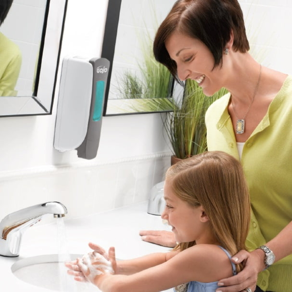 Sapun spuma GOJO Freshberry ADX-12, 1250 ml, spuma delicata cu parfum proaspat, hidrateaza si catifeleaza pielea, testat dermatologic, certificat ecologic Ecolabel