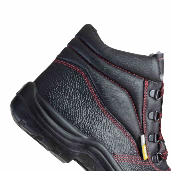 Bocanci Sirin Bastus S3 CI SRC with synthetic fur, abrasion resistance, PU 2D material, bellows type - doubled with spongy material, and lacing through perforations consolidated with metal eyelets.