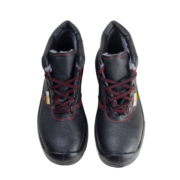 Bocanci Sirin Bastus S3 CI SRC with synthetic fur, abrasion resistance, PU 2D material, bellows type - doubled with spongy material, and lacing through perforations consolidated with metal eyelets.