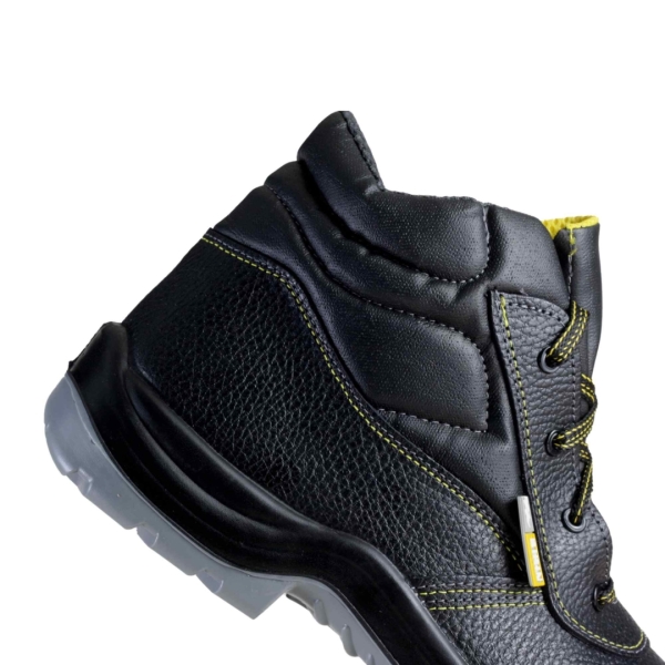 Bocanci Sirin Ceahlau S3 SRC,  material rezistent la abraziune; asigură aerisirea piciorului, PU 2D, Tip burduf - dublata cu material spongios, Insiretare prin perforatii consolidate cu capse metalice