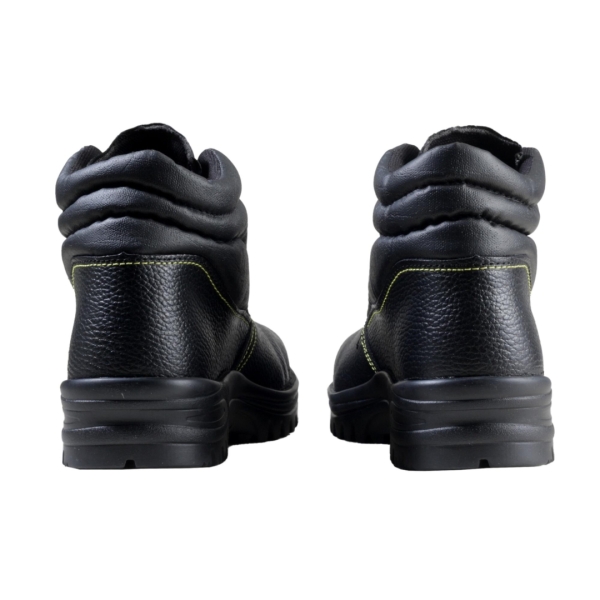 Bocanci Sirin Duras S3 HRO SRC -  material rezistent la abraziune, aerisire piciorului, talpa lipita din cauciuc nitrilic, tip burduf dublata cu material spongios, insiretare prin perforatii consolidate cu capse metalice