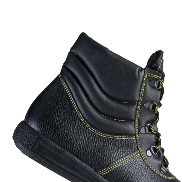 Bocanci Sirin Durazis S2 HI HRO SRC -  material rezistent la abraziune, asigură aerisirea piciorului, lipită din cauciuc nitrilic, tip burduf, dublată cu material spongios, înșiretare prin perforații consolidate cu capse metalice