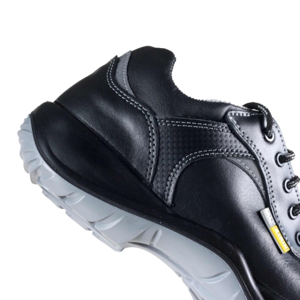 Pantofi Sirin Ciucas New S3 WR SRC, Membrana impermeabila, asigura aerisirea piciorului, Tesut pe suport poliuretanic, PU 2D, Tip burduf - dublata cu material spongios