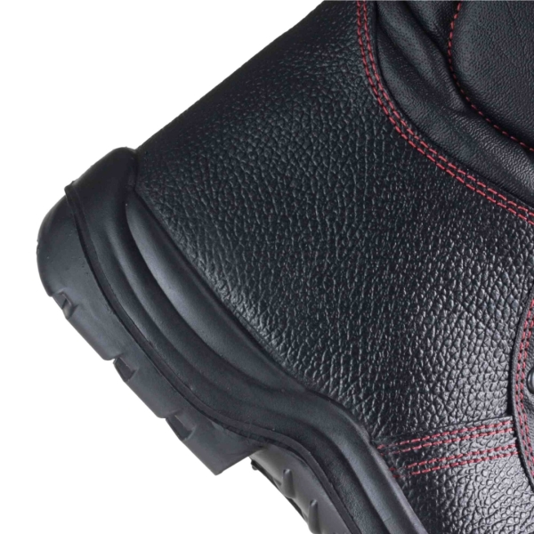 Bocanci Sirin Paltinu S3 CI SRC with synthetic fur, abrasion resistant, PU 2D material, bellows type - doubled with spongy material, and lacing through perforations consolidated with metal staples.