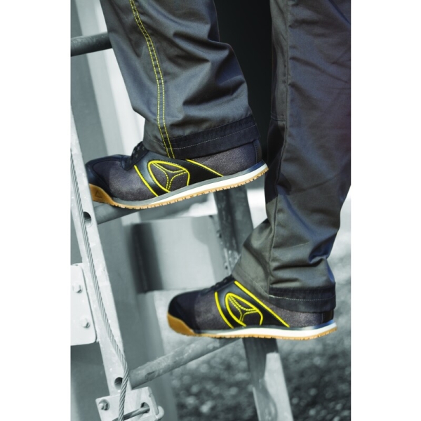 Black Dspirit S1P Low Shoes   - Piele - Material textil - Velur - Branț : PU/Nitril Negru