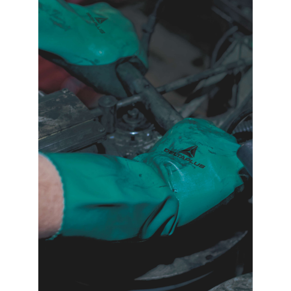 Manusi protectie chimica Delta Plus CHEMSAFE VV835, din material texturat aderent, grosime 1.15 mm, lungime 350 mm