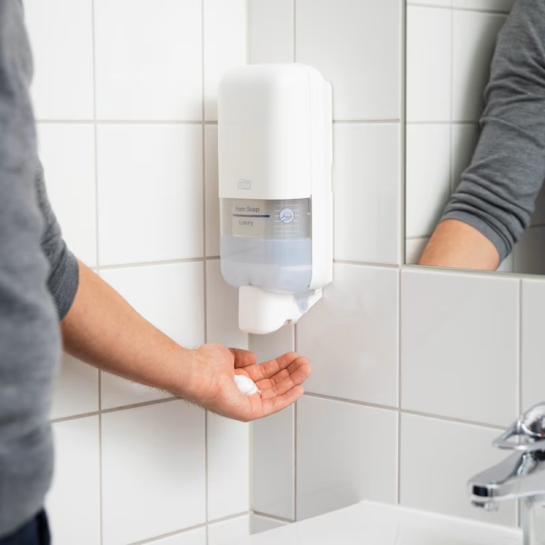 Dozator manual pentru sapun si dezinfectant Tork Elevation S4, alb, cod 564500